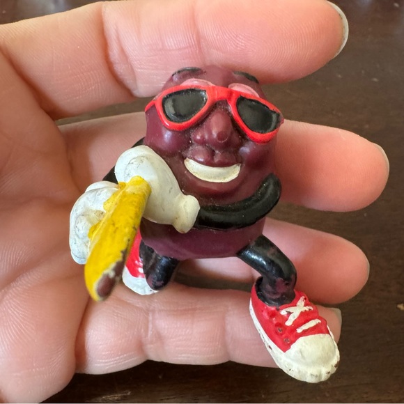 Vintage 1988 Hardee's California Raisins PVC Figure Captain Toonz/Skater/Surfer - Picture 5 of 9